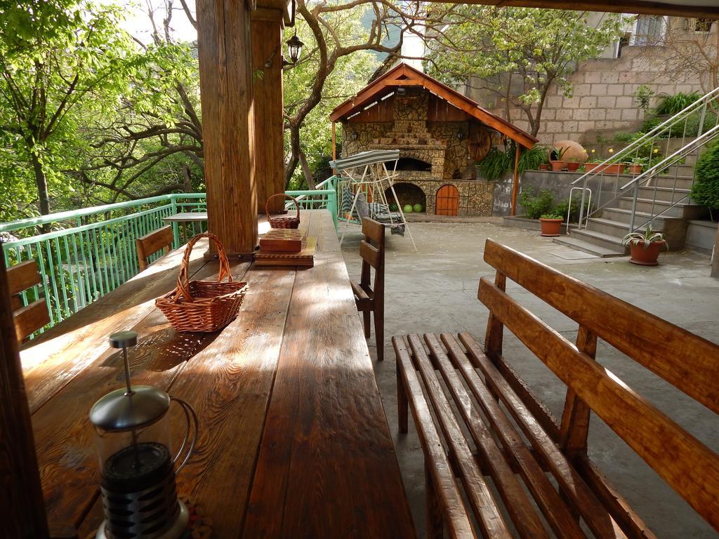 Guest House Anahit Ijevan Exterior photo